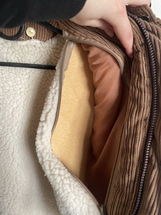 Теплая вельветовая десткая курточка 8 лет