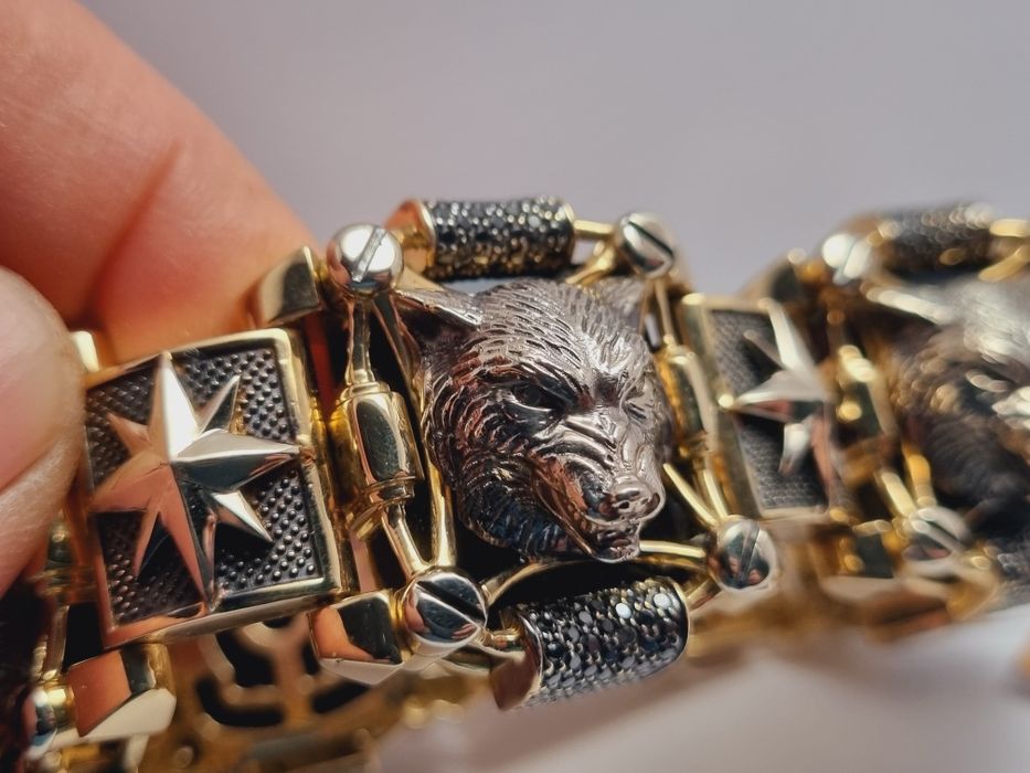 Золотой браслет с бриллиантами