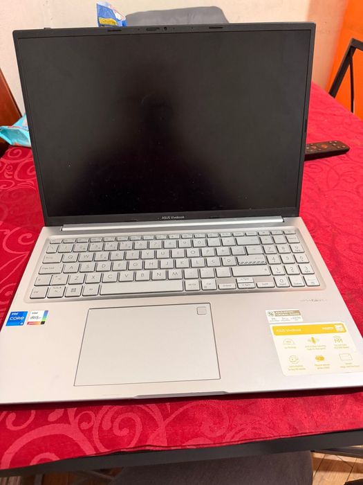 Vendo portatil asus