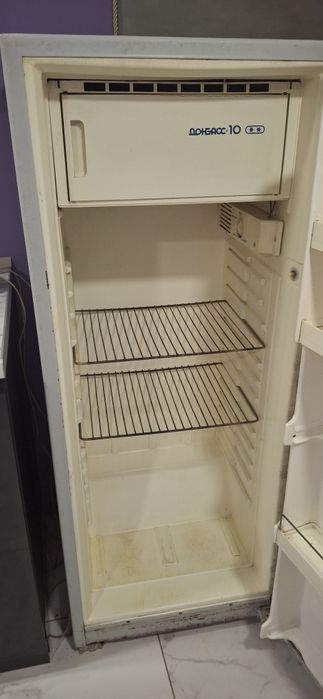 Продам б/у холодильник, все працює