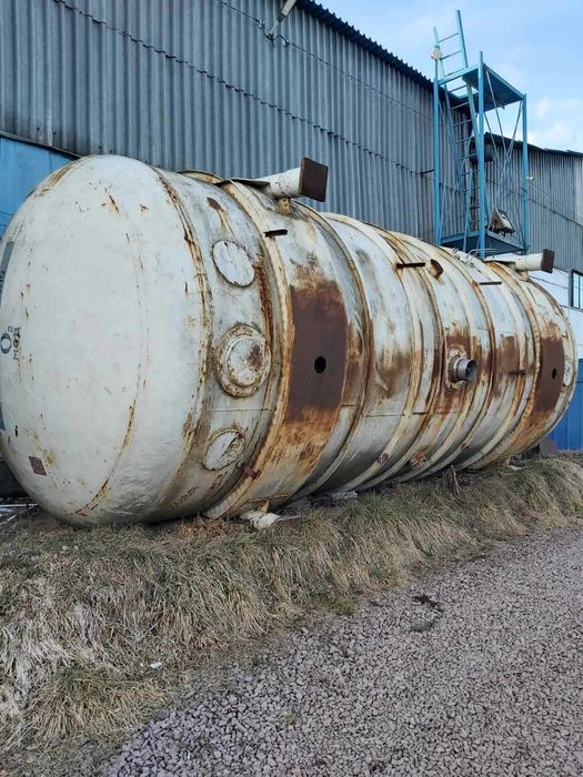 Цистерна. Цистерна на шасі. Бочка.