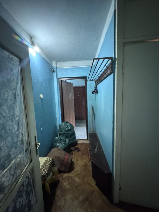 продам 2 кім в центрі