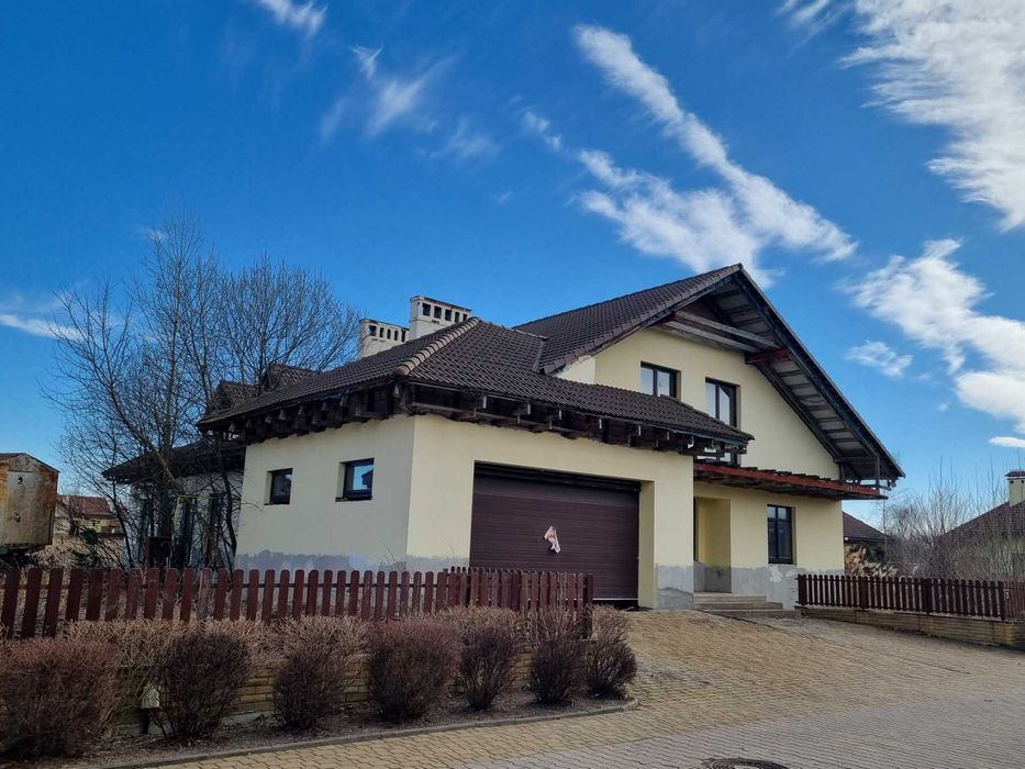 Продам 2 єт.дом 415 кв.м. в с.Севериновка, КГ Севериновка