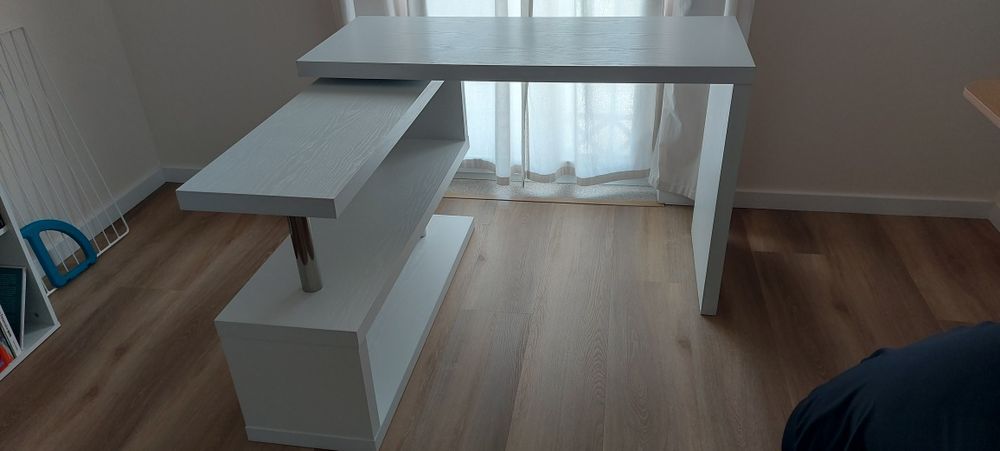 Secretária em forma de L