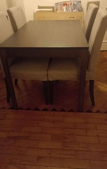 Mesa Ikea Ekedalen como nova e 4 cadeiras