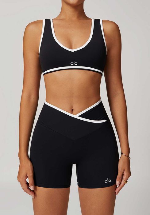 Топ спортивний Alo Yoga Contrast Line Bra Black 88432-BK: 2 550