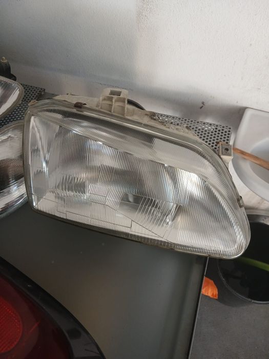 Faróis Renault Megane 1997