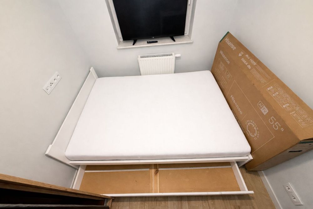 Łóżko 140x200 plus materac i skrzynia