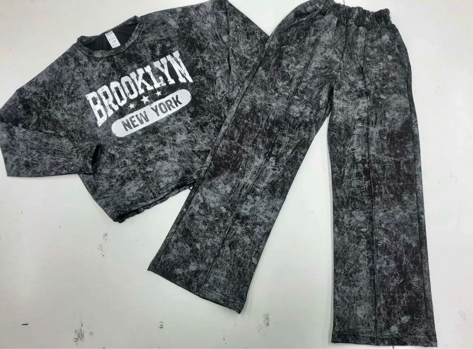 Костюм дитячий 134 см