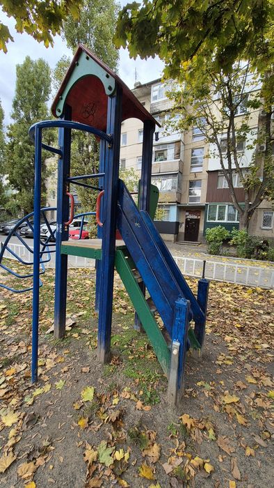 Сдам гостинку в районе большой Таврии, до лета