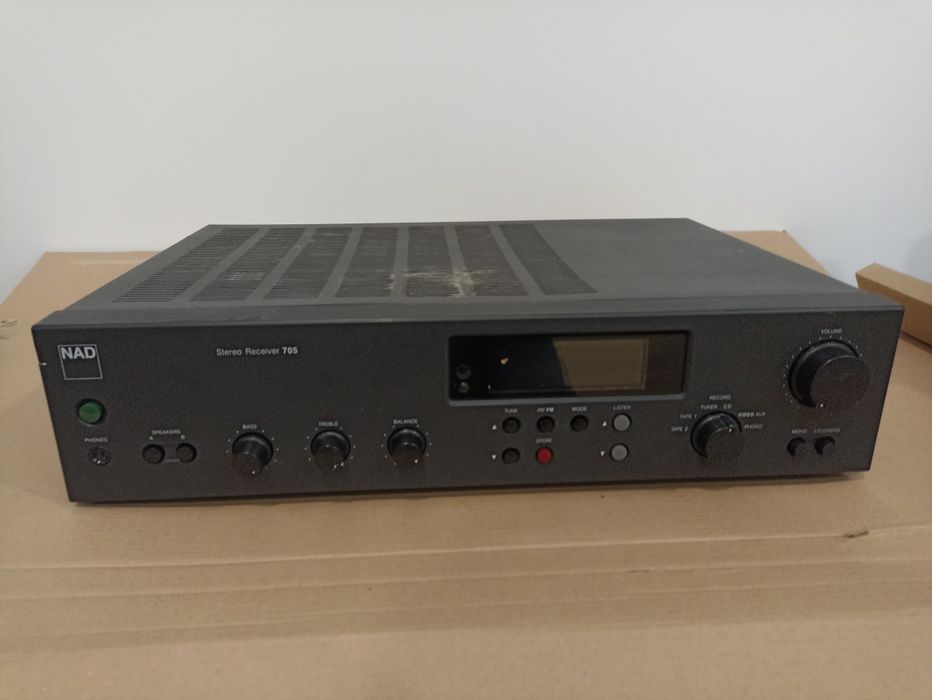 Amplituner NAD 705