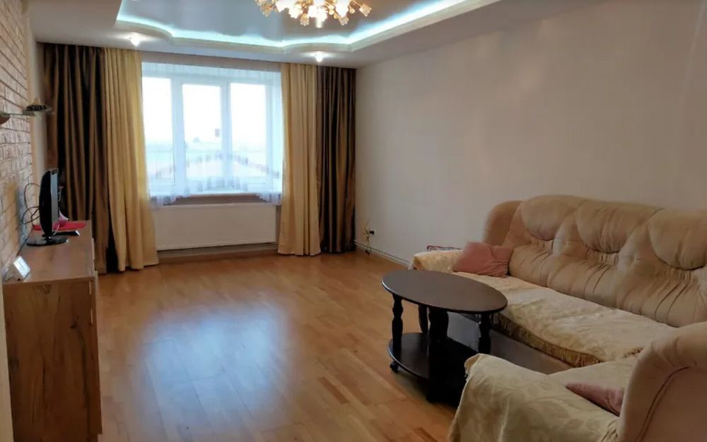 Продаж 3к квартири 82 кв. м на вул. Академіка Сергія Корольова