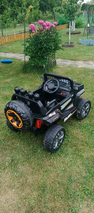 Autko 4x4 na akumulator plus dodatkowy akumulator