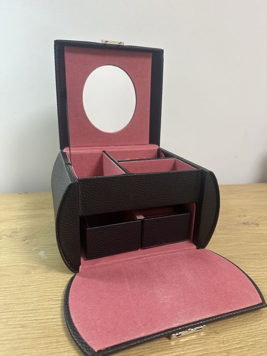 Шкатулка для прикрас