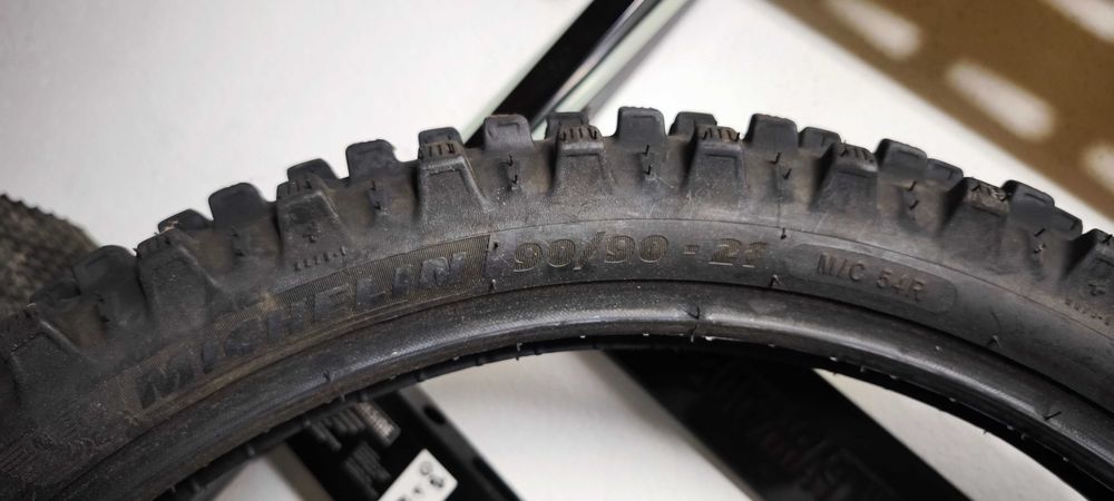 Pneu Michelin 90/90-21 54R TT Tracker (Frente)