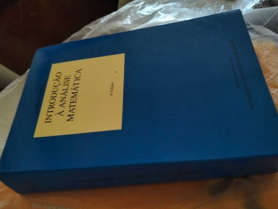 Livro de estudo sobre "Análise Matemática"