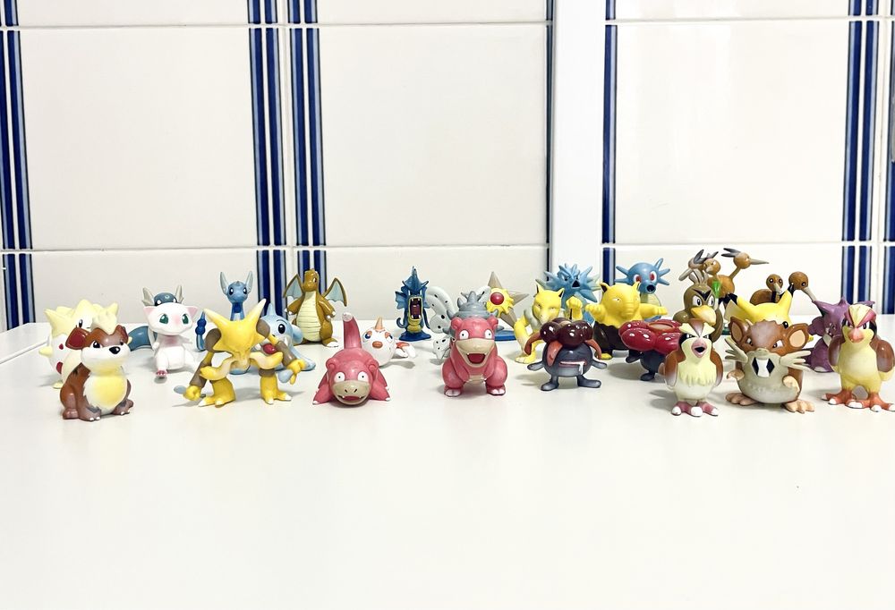 Figuras de colecao Tomy Pokemon 1999