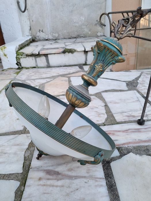 Candeeiro antigo em ferro para teto