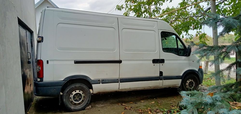 Nissan Interstar. Сел и поехал