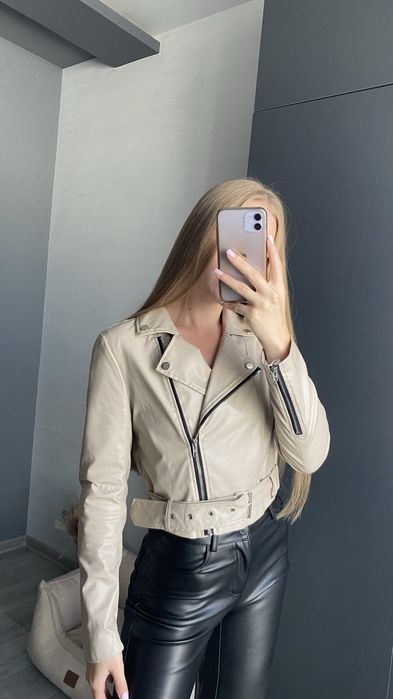 Бежева косуха з еко шкіри, розмір хs