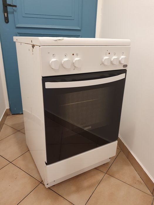 Kuchenka elektryczna z płytą ceramiczną Zanussi