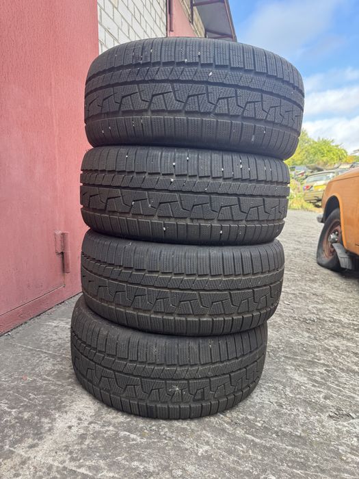 Шины зима 245/45/17 как новые !