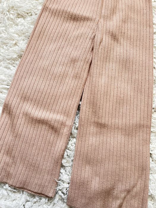 Бежевий теплий костюм в рубчик на 5-6р