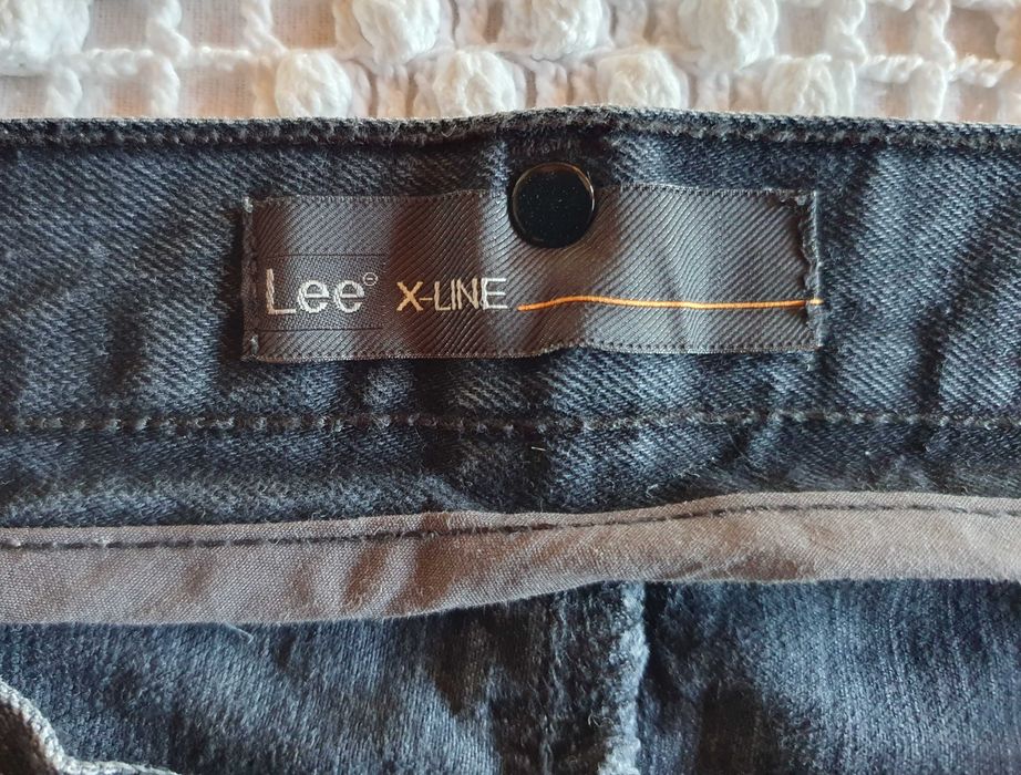 Calções de ganga marca Lee, modelo X-Line KNOX, nº 42 (W32)