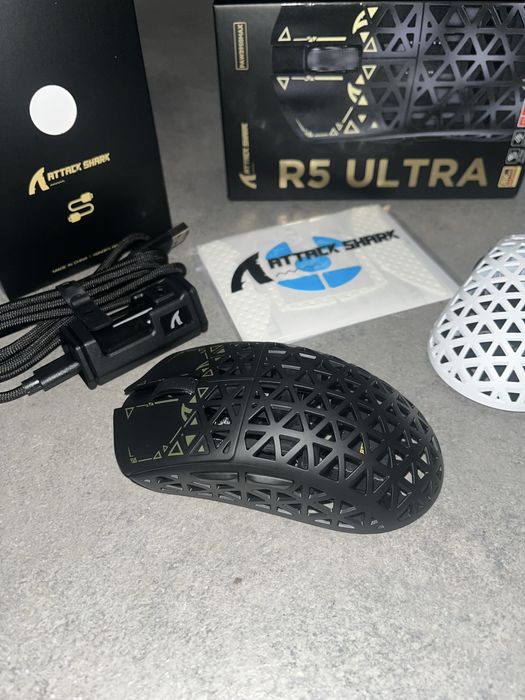ATTACK SHARK R5 Ultra WHITE BLACK Бездротова мишка Карбонова Оригінал