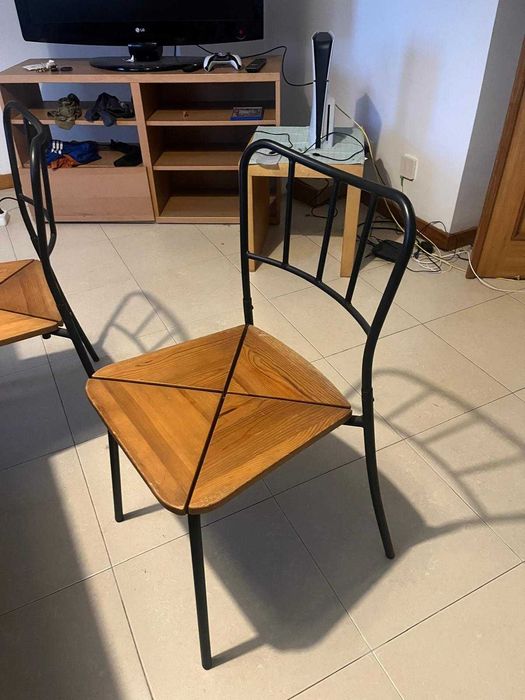 Mesa de jantar + 4 cadeiras | Estilo Industrial em mandeira | Bom estado