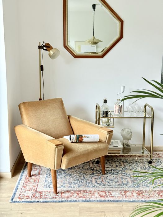 Duński, musztardowy fotel