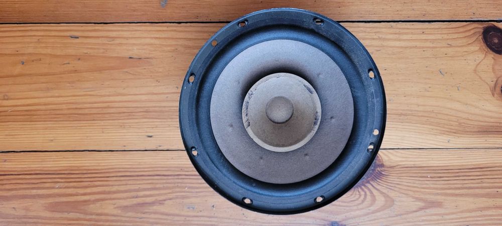 Głośniki 4 szt. z Renault 25 V6 Iniection. Wersja z wieżą audio.