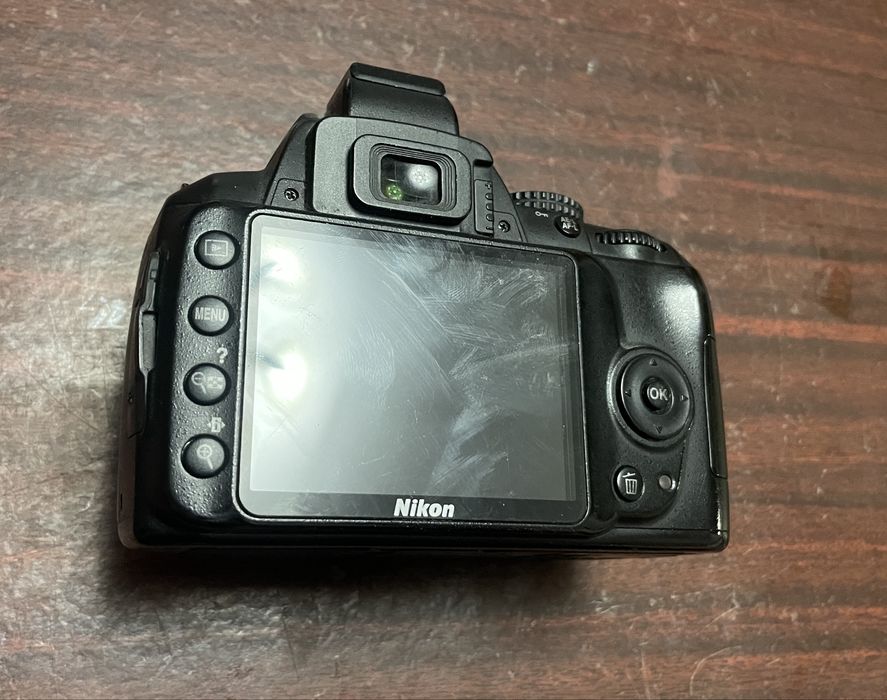 Камера Nikon d3000