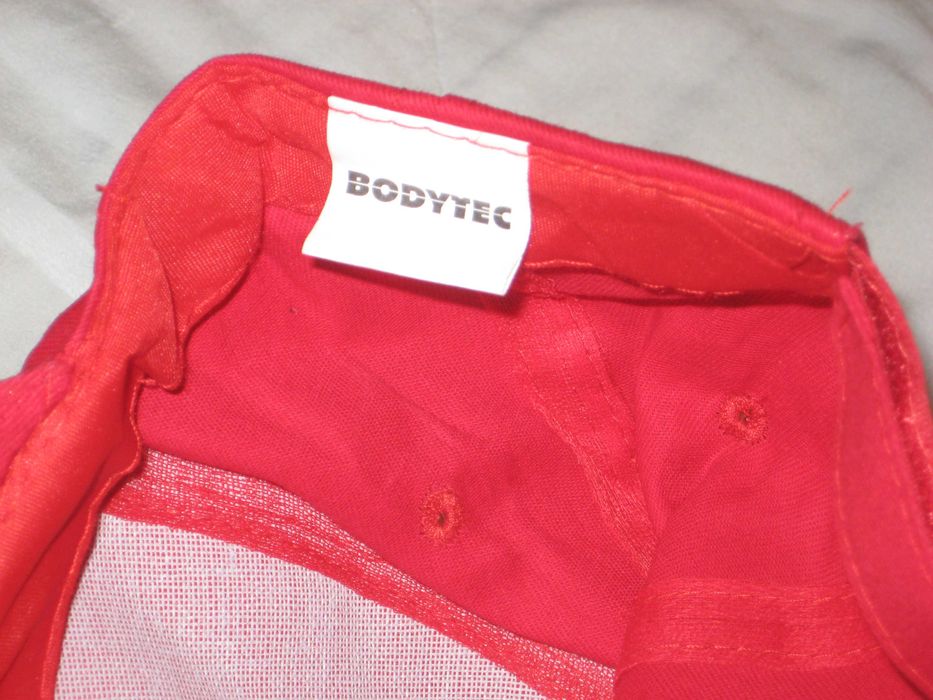 Czapka z daszkiem regulowana Kerschbaum czerwona czapeczka