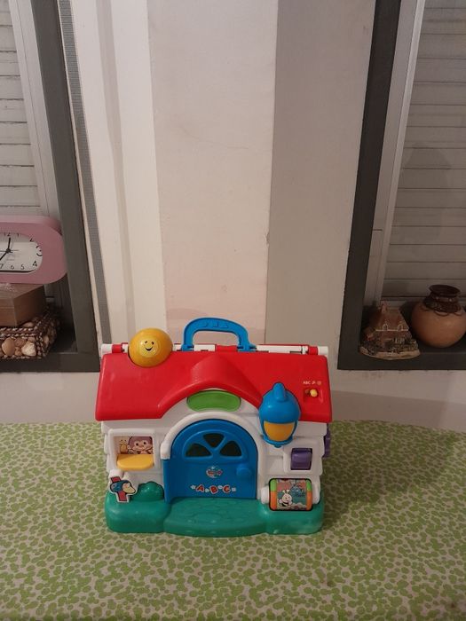 Vendo Casa de Brincar para Criança FISHER PRICE muito bonita como nova