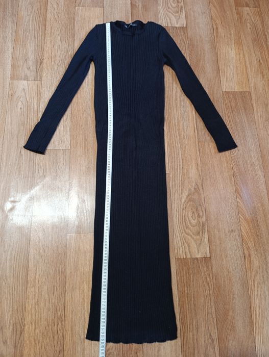 Женское чёрное платье "миди"