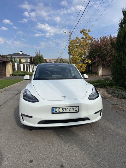 Tesla Model Y Long Range AWD