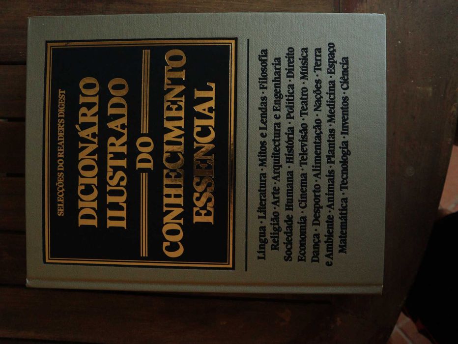 Dicionário Ilustrado do Conhecimento Essencial