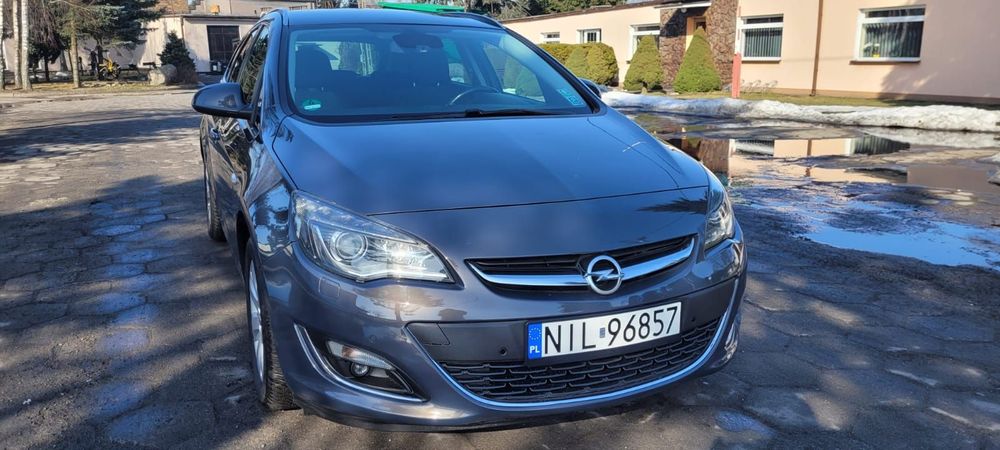 Opel Astra Opel Astra J Lift 1.4 Turbo 140 KM  Bogata wersja