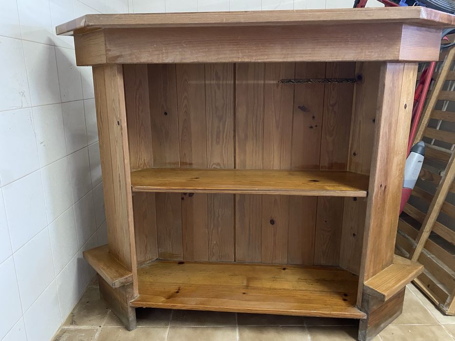 Bar em Pinho Maciço