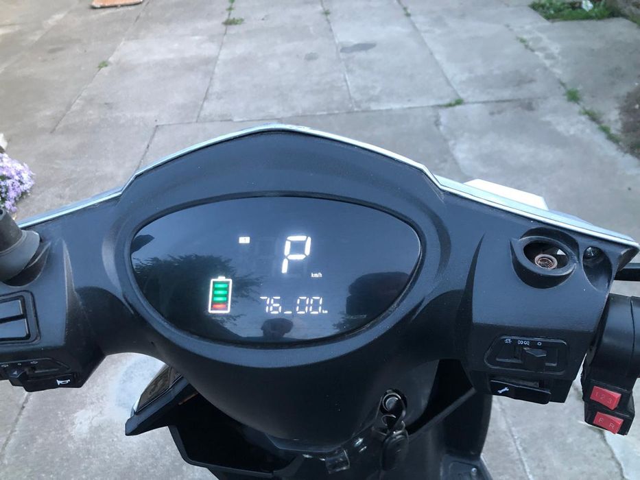 Продам електроскутер Jenye Ares 2000w в хорошому стані