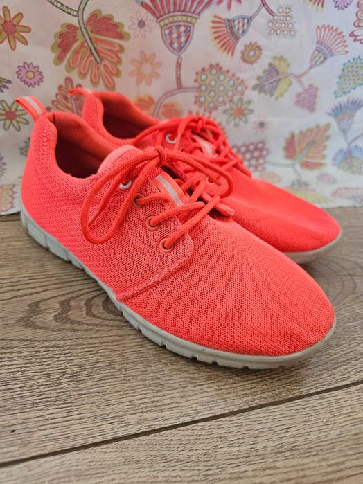 Buty sportowe damskie 38