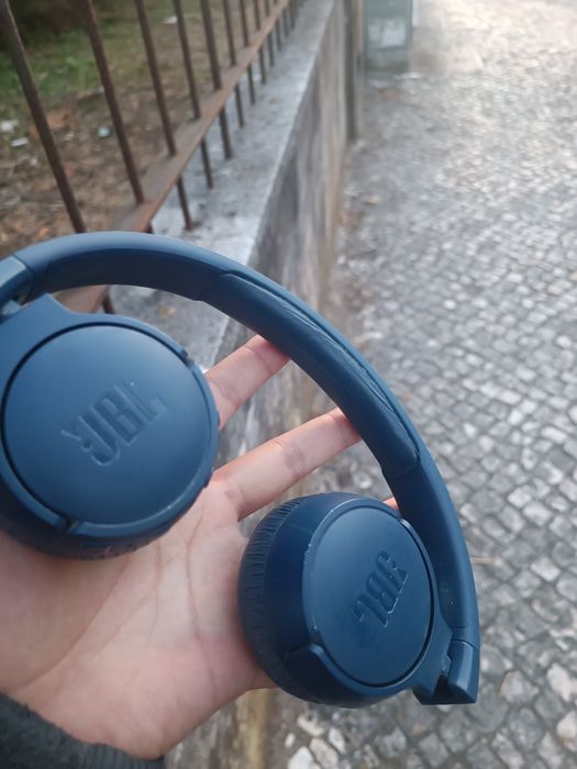 Headphones JBL quase novo's com caixa Bluetooth