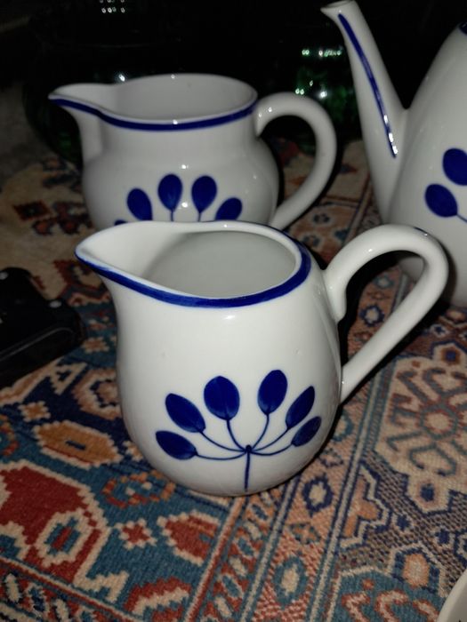 Leiteira em porcelana