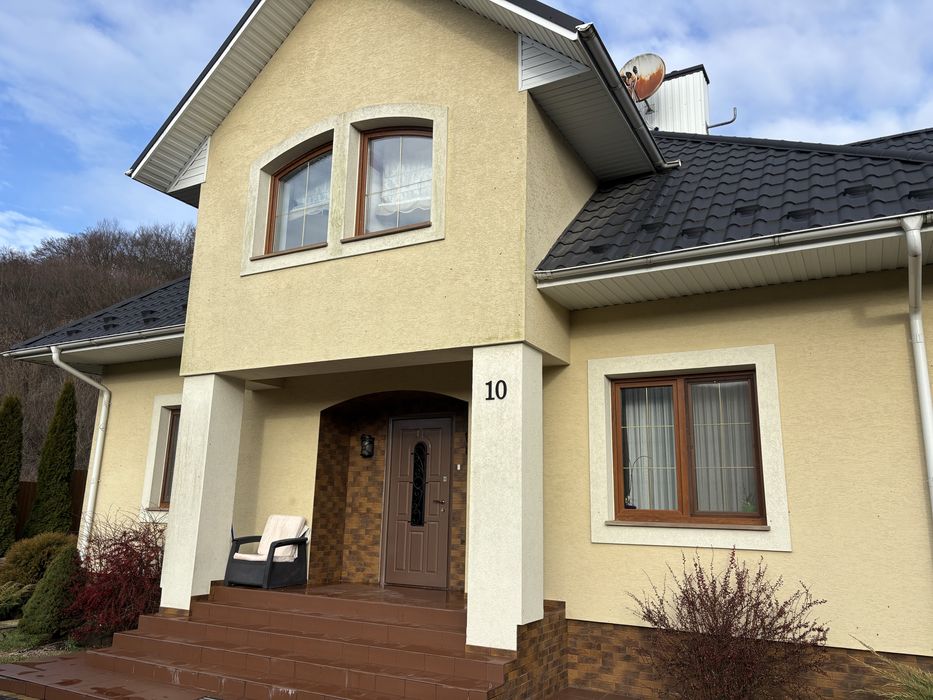 Продаж чудового будинку біля лісу