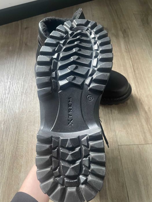 nowe skórzane, ocieplane buty zimowe męskie r. 41 / 42