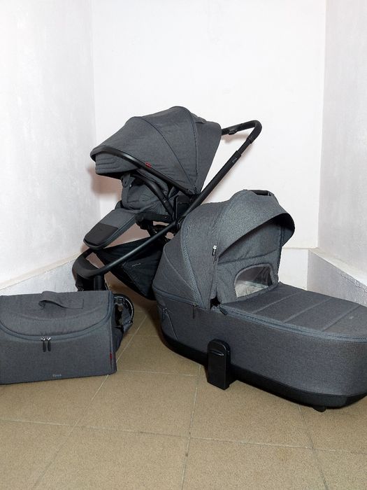 Коляска Carrello Epica 2025 року оновлена полегшена
