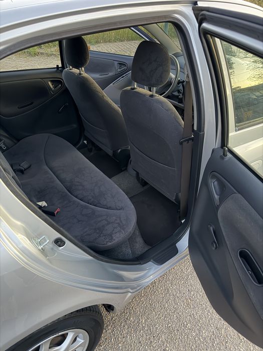 Toyota Yaris 1.4 D-4D • 132.000 Km’s • 2003
