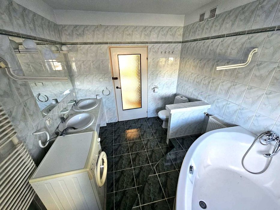 Dom 500m2 z potencjałem inwestycyjnym.
