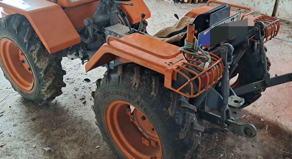 Trator António carraro modelo 40000